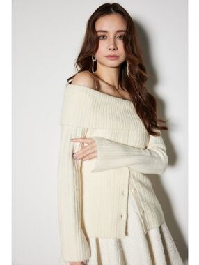 Rienda Gyaru Japan Gold Chain Off-Shoulder Ribbed Cream Multi Way Sweater